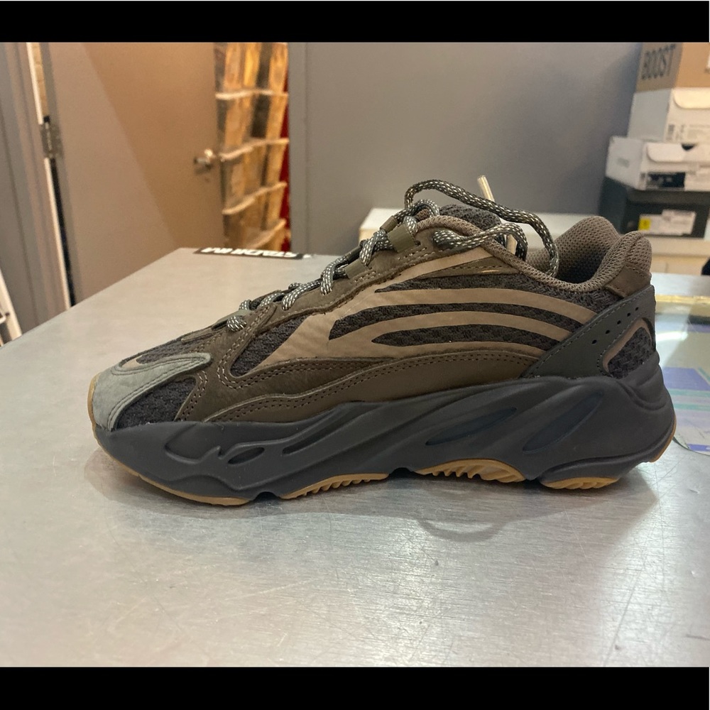 Yeezy 700 Geode Size 4.5